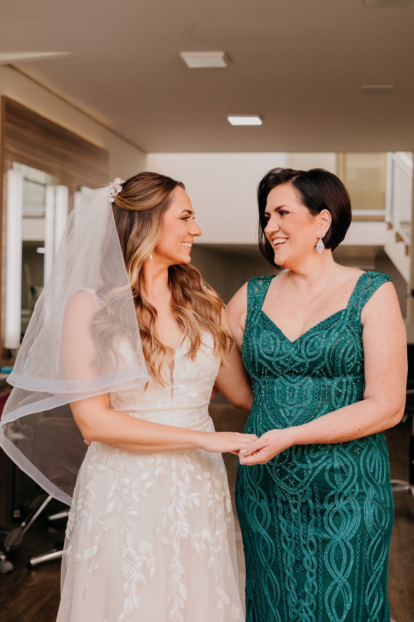 Camila e Yuri | Casamento alegre por Flor Brasileira