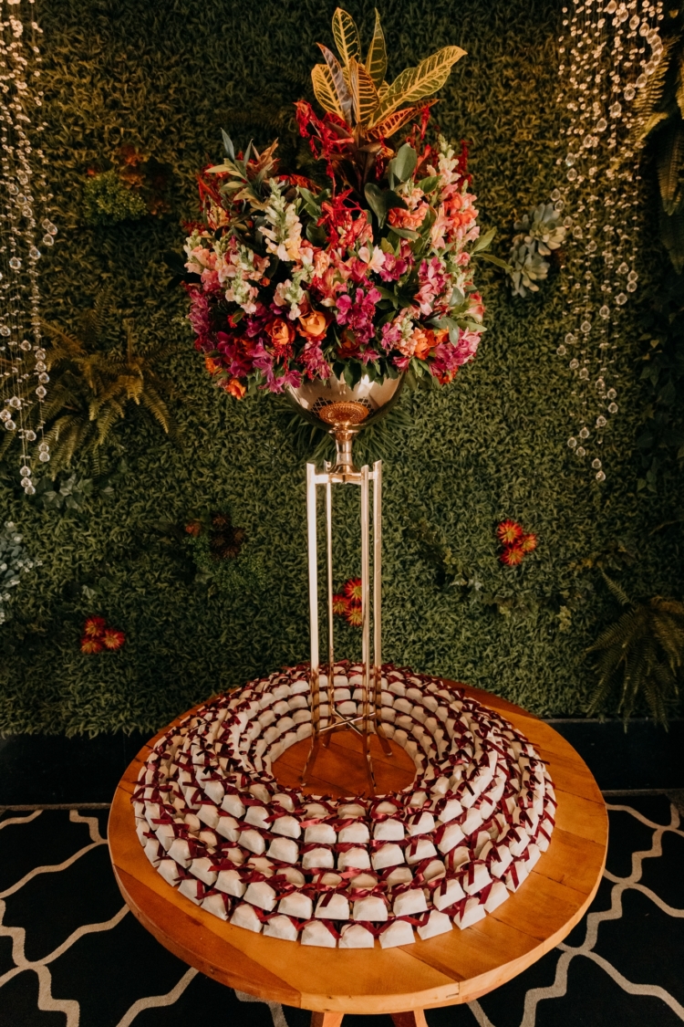 Camila e Yuri | Casamento alegre por Flor Brasileira