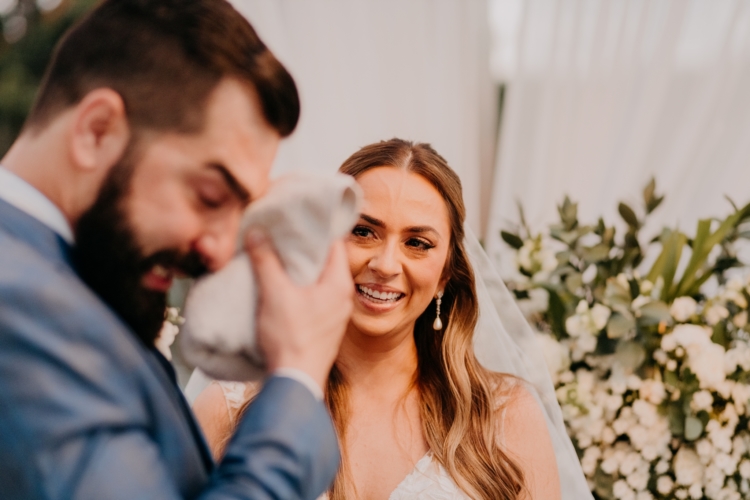 Camila e Yuri | Casamento alegre por Flor Brasileira