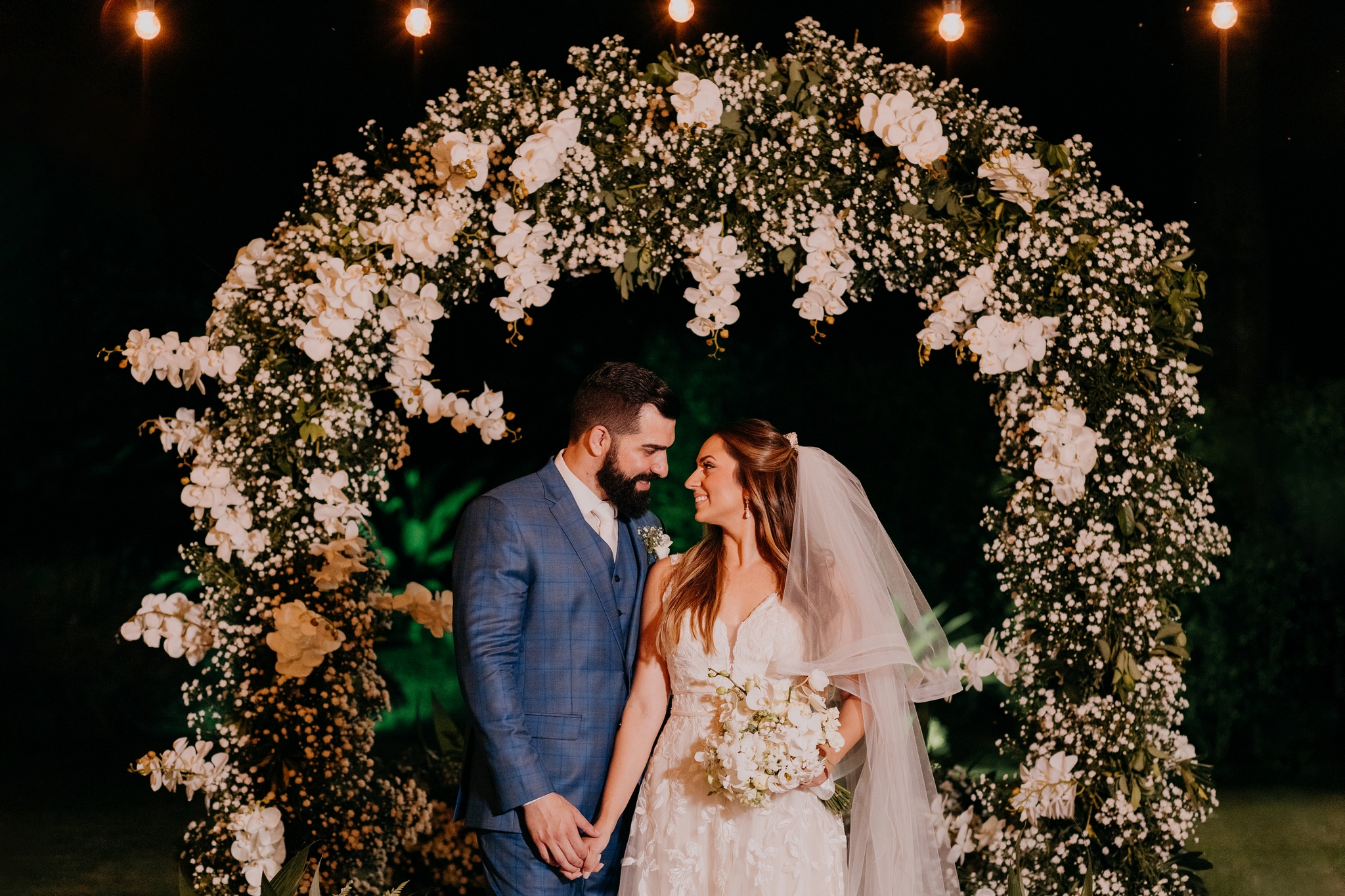 Camila e Yuri | Casamento alegre por Flor Brasileira