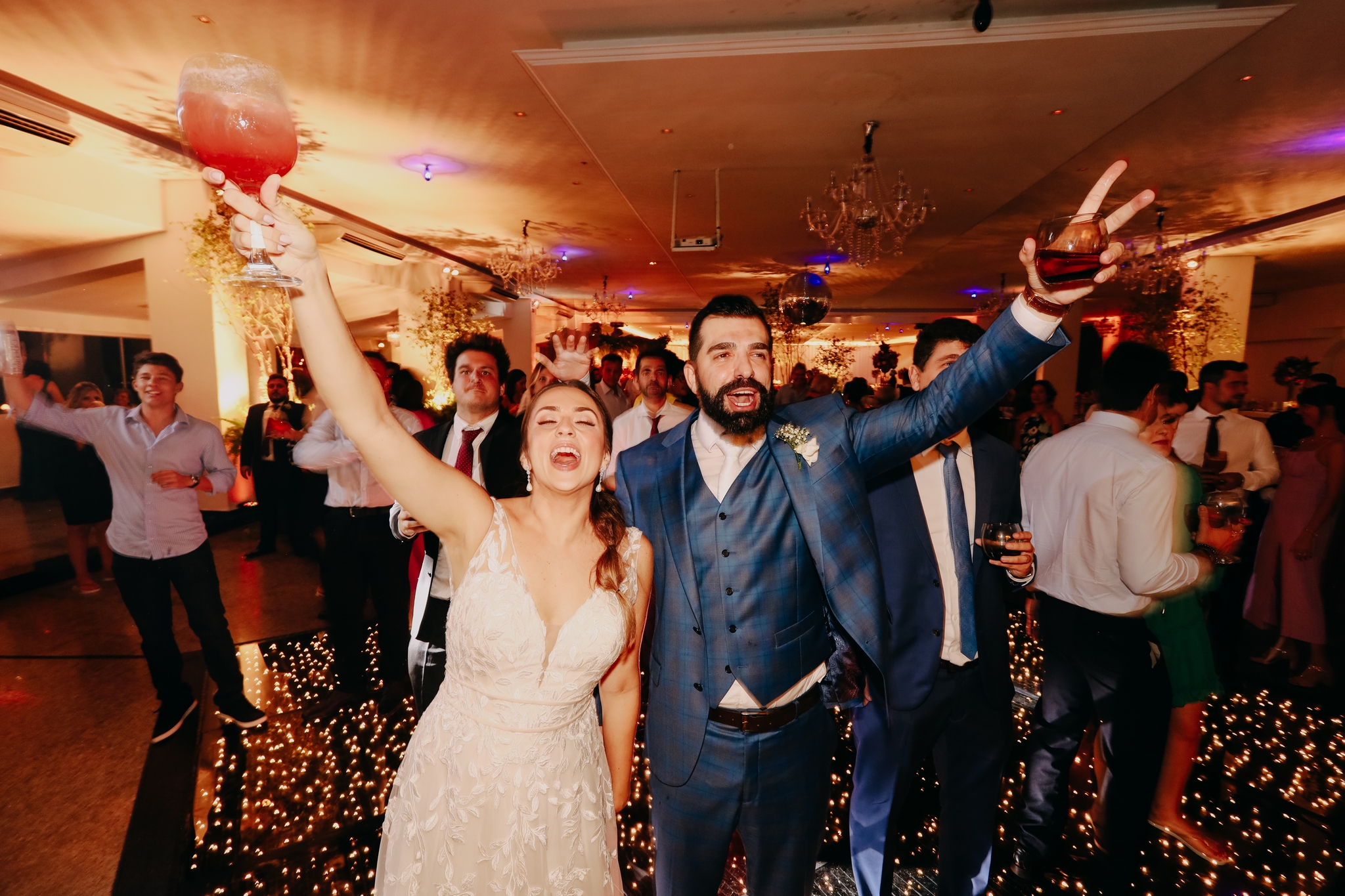 Camila e Yuri | Casamento alegre por Flor Brasileira