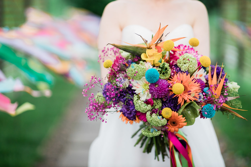 Casamento LGBTQIA+ | Como incluir a bandeira arco-íris no casamento