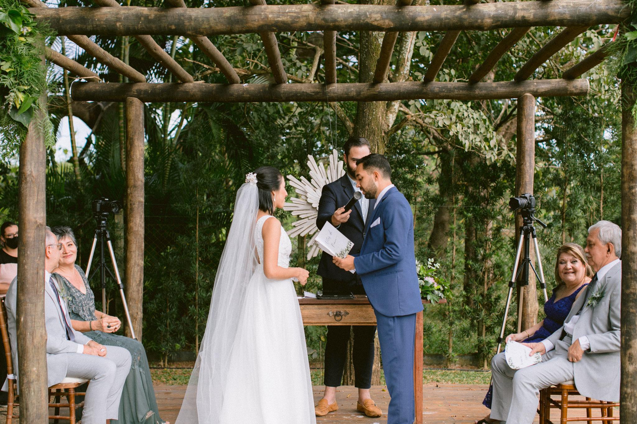 Mariana e Gabriel | Casamento em clima de jardim encantado