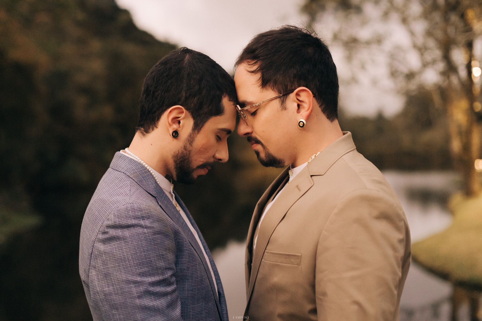 Bruno e Leonardo | Love Wins: casamento ao ar livre, por Lampião Fotografia