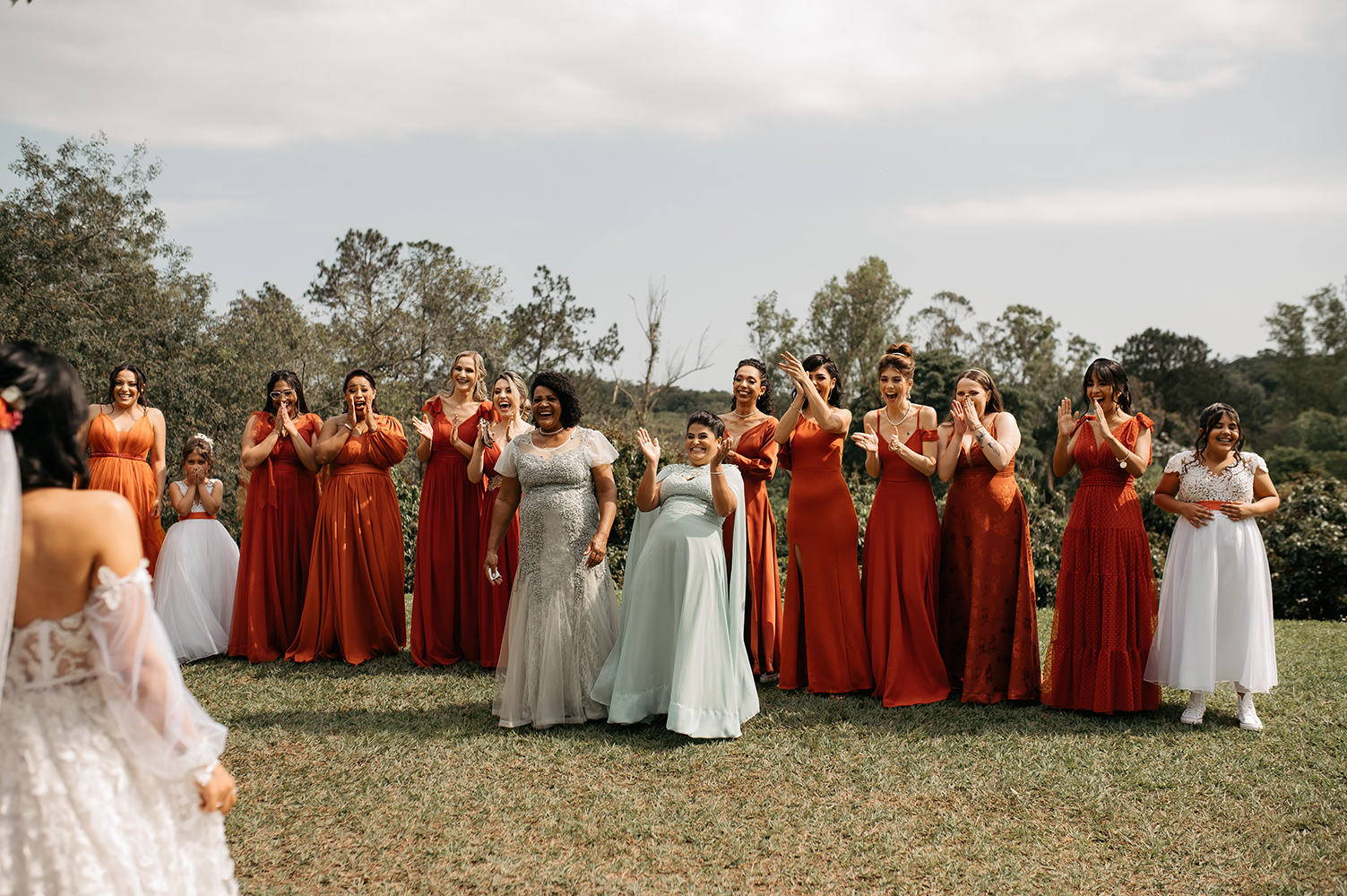 Ariane e Thiago | Casamento abençoado com decoração dos sonhos