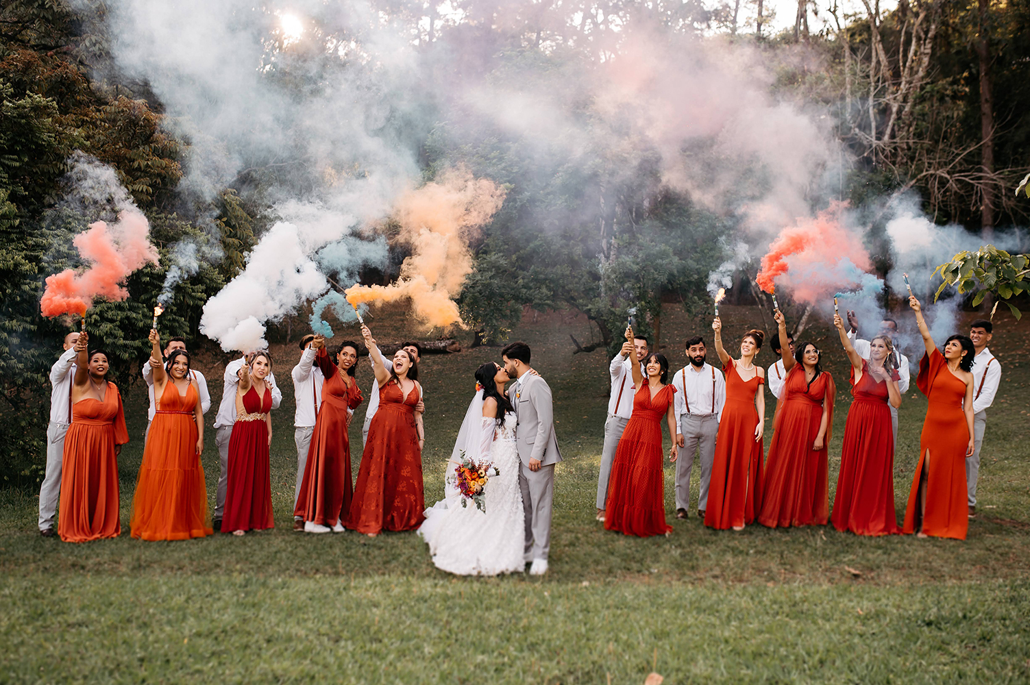 Ariane e Thiago | Casamento abençoado com decoração dos sonhos