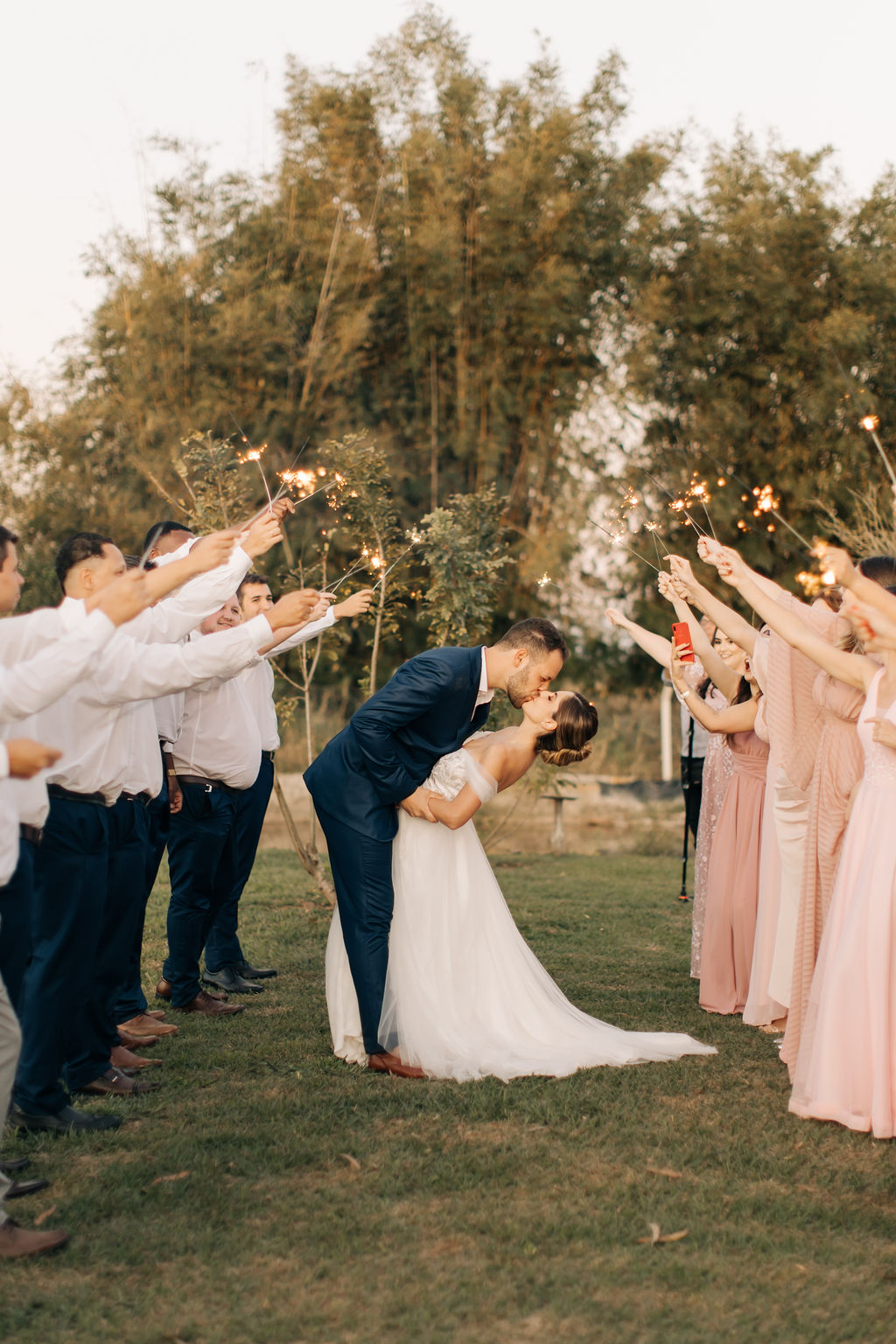 Letícia e Ighor | Aconchego e amor: um lindo casamento à luz do dia