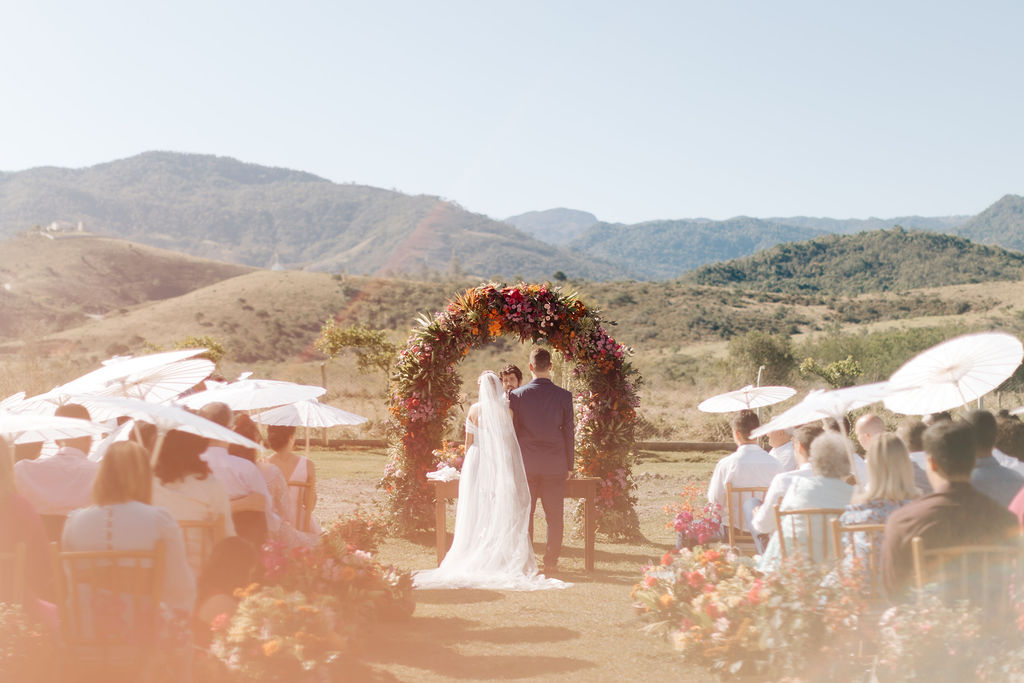 Letícia e Ighor | Aconchego e amor: um lindo casamento à luz do dia