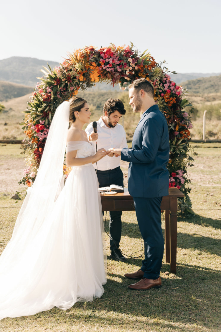 Letícia e Ighor | Aconchego e amor: um lindo casamento à luz do dia