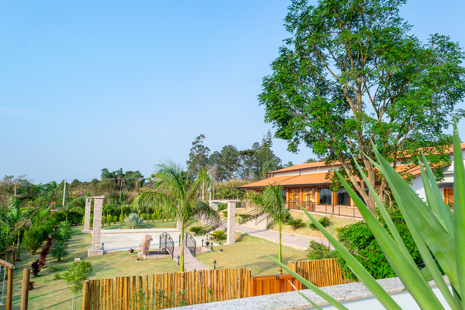 Um Bom Lugar Para Casar | Casa Venamore e o charme do casamento no campo