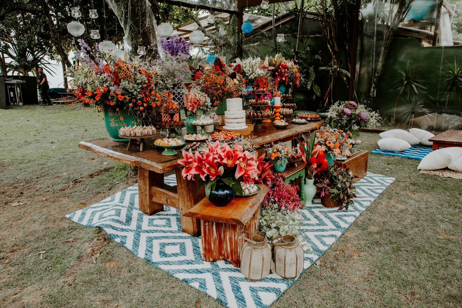 Alexia e Guilherme | Casamento vibrante na praia, por Stéfanie Belo