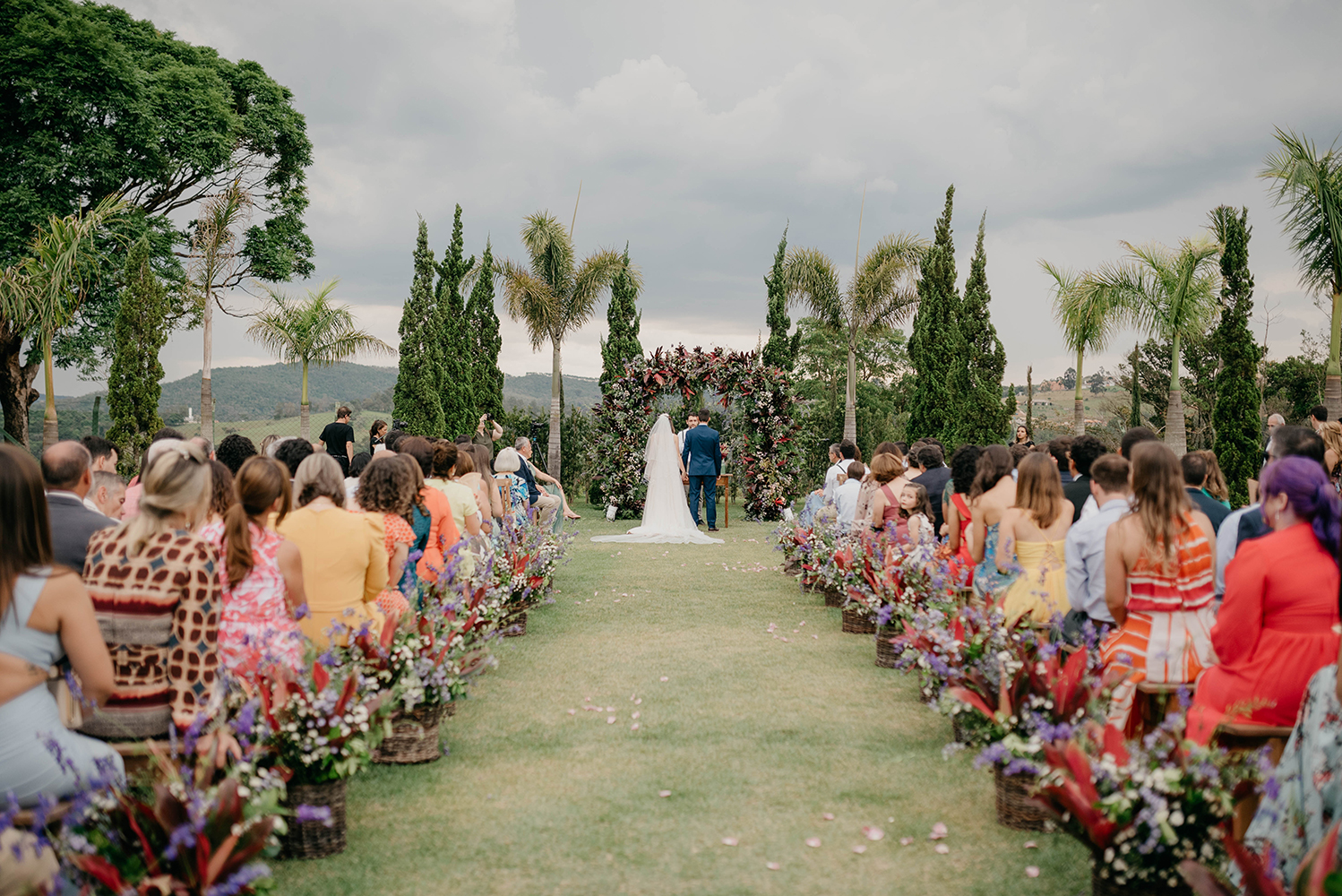 Thais e Victor | Casamento romântico e delicado, por Victor Silvério