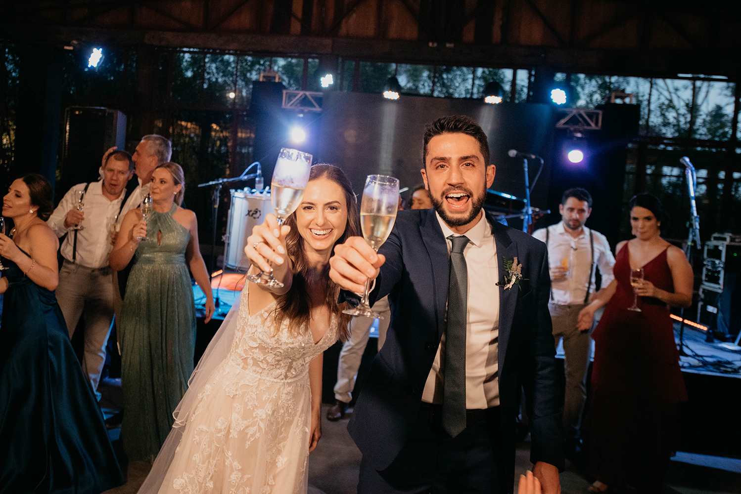 Thais e Victor | Casamento romântico e delicado, por Victor Silvério