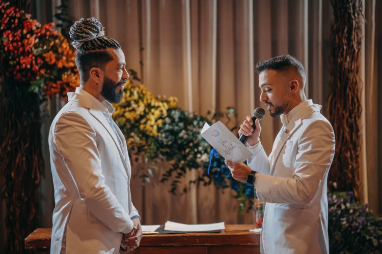 Adriano e Walter | Casamento homoafetivo com as cores do arco-íris