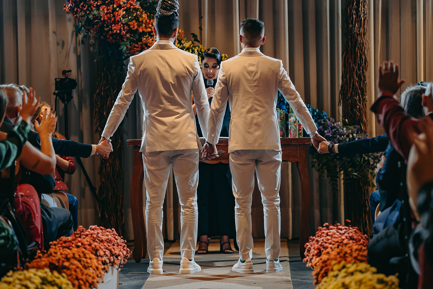Adriano e Walter | Casamento homoafetivo com as cores do arco-íris
