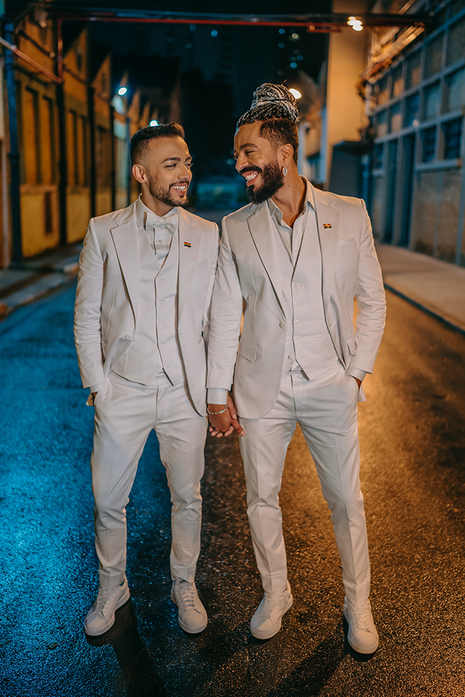 Adriano e Walter | Casamento homoafetivo com as cores do arco-íris