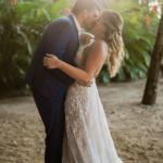 Casamento pé na areia na Casa de Canoa - Noiva de praia