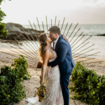 Casamento pé na areia na Casa de Canoa - Noiva de praia