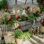 Casamento pé na areia na Casa de Canoa - Decoração de casamento mesa do bolo