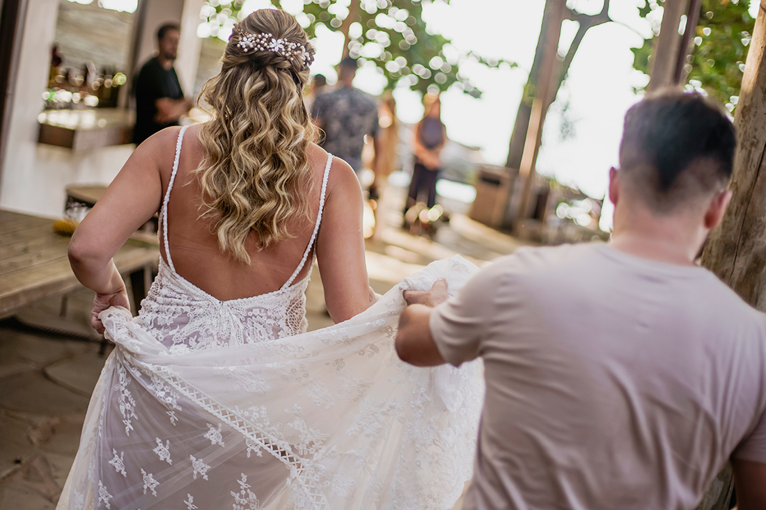 Casamento pé na areia na Casa de Canoa - Noiva de praia