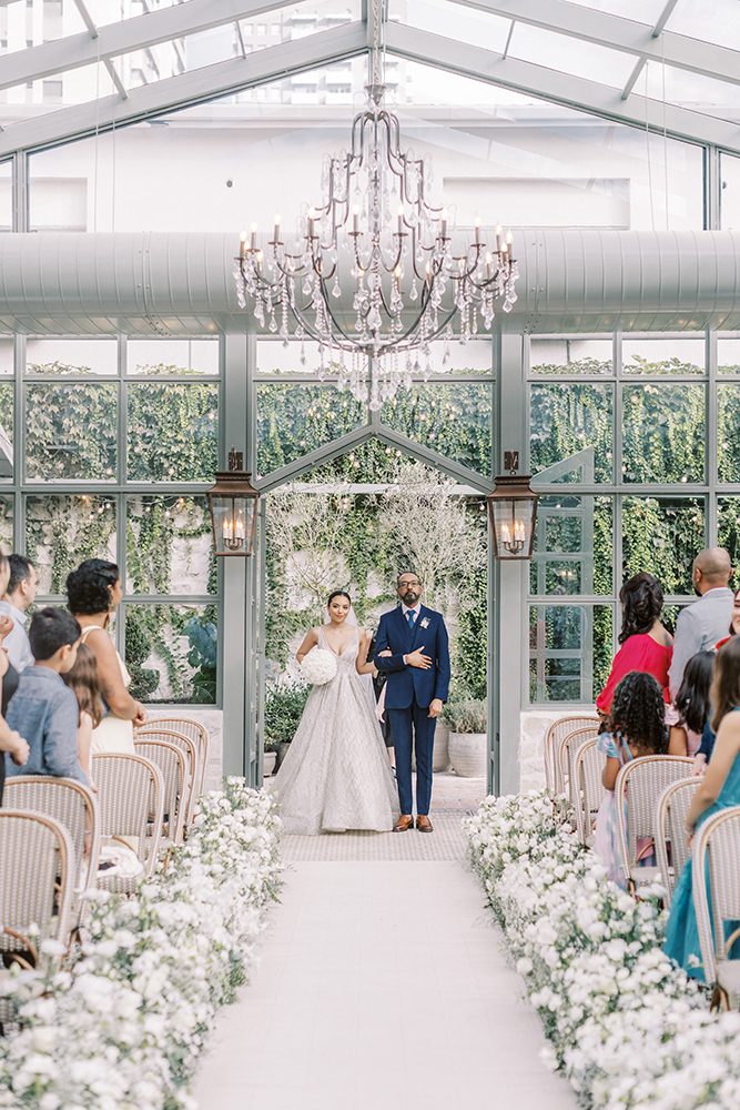 Renan e Rebeca | O amor venceu: casamento verde e branco no Botânico Quintal