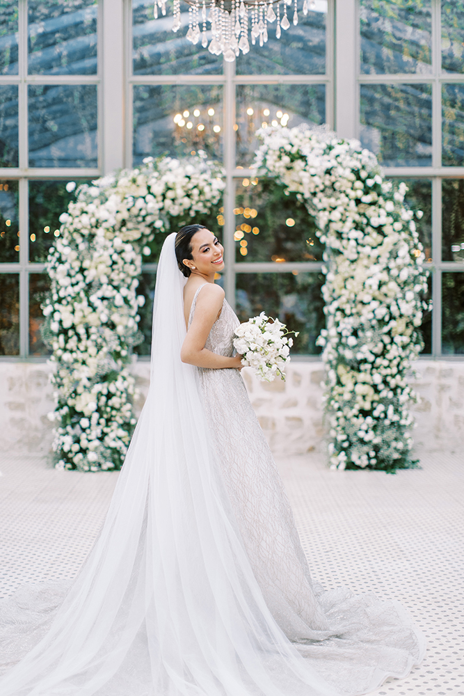 Renan e Rebeca | O amor venceu: casamento verde e branco no Botânico Quintal