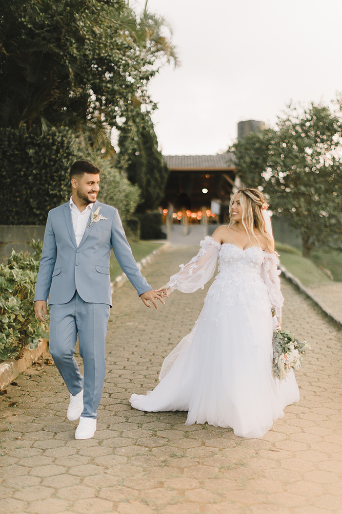 Beatriz e Renann | Casamento romântico ao ar livre, por Lampião Fotografia