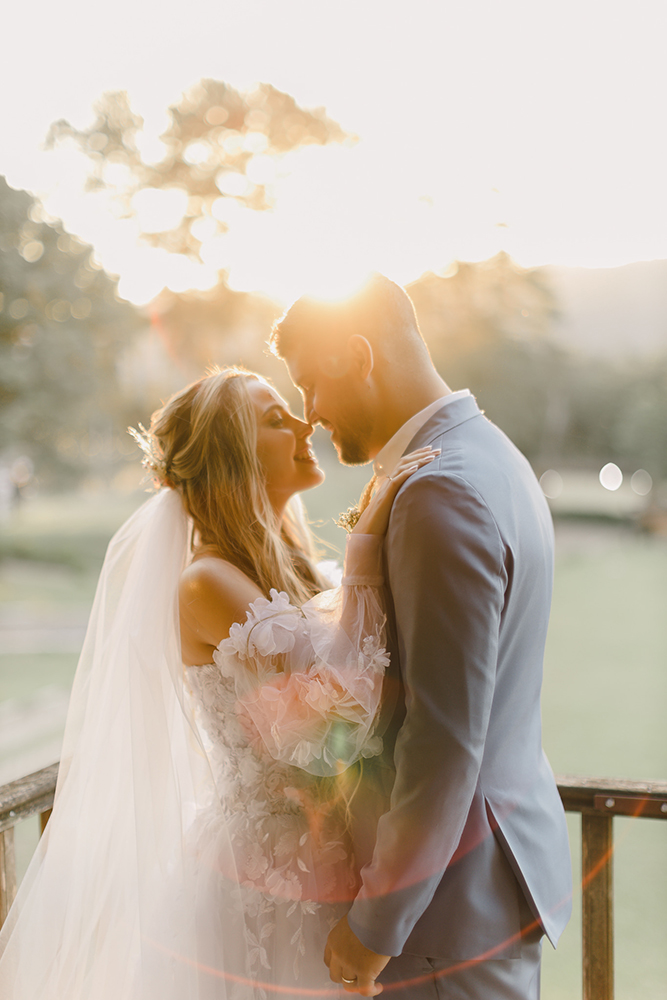 Beatriz e Renann | Casamento romântico ao ar livre, por Lampião Fotografia