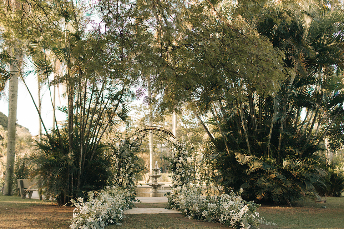 Estevam e Hugo - Flutua - Editorial na Fazenda Capela do Bosque - Decoração Karina Saab