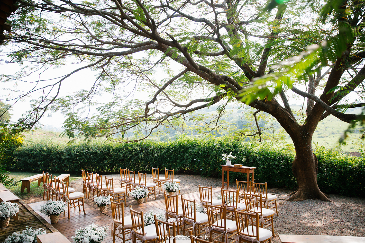 Beatriz e Vitor | Casamento bucólico em tons de verde e branco, por Rafa Ramos