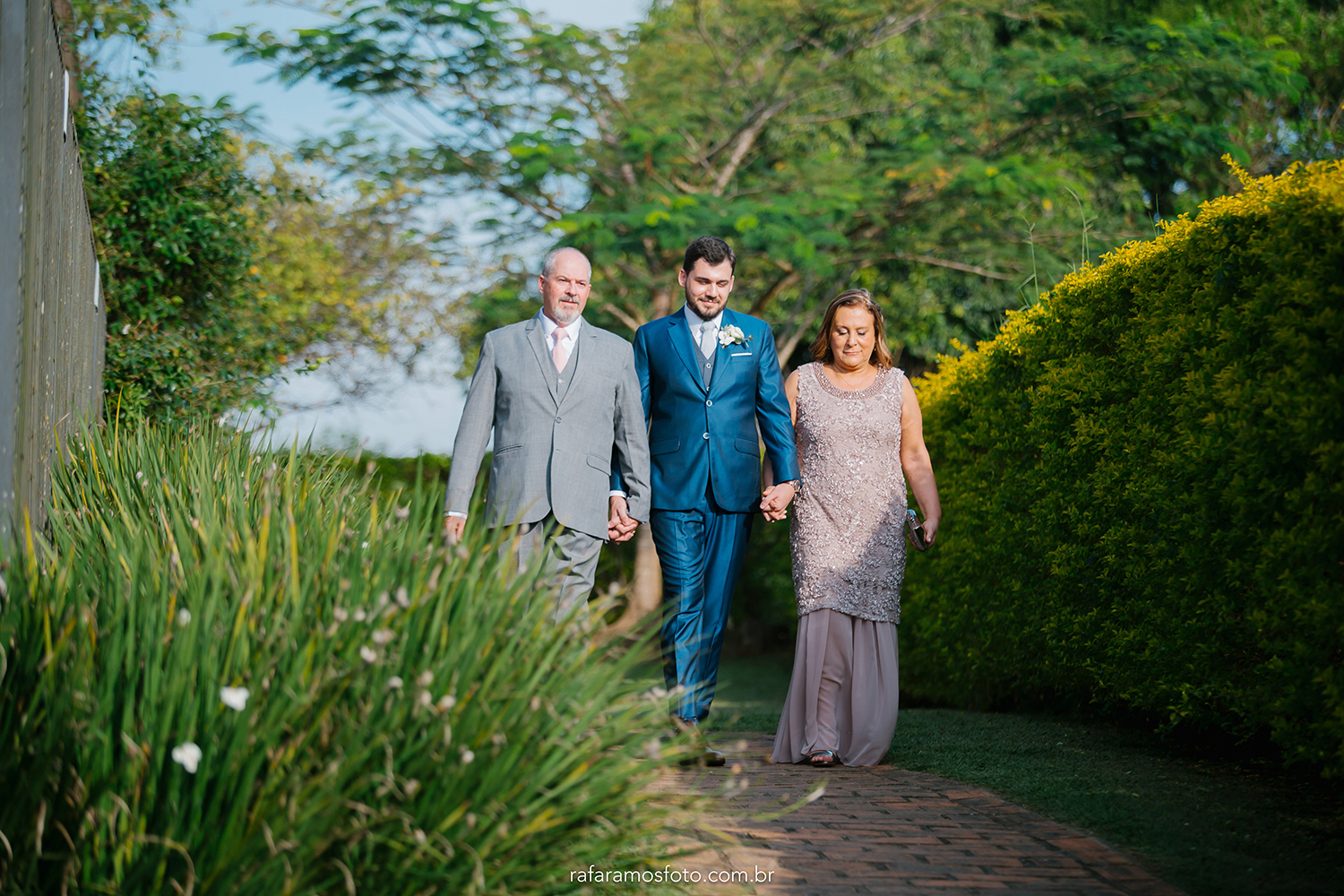 Beatriz e Vitor | Casamento bucólico em tons de verde e branco, por Rafa Ramos