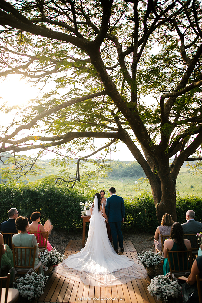 Beatriz e Vitor | Casamento bucólico em tons de verde e branco, por Rafa Ramos