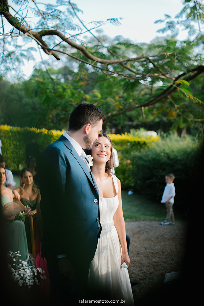 Beatriz e Vitor | Casamento bucólico em tons de verde e branco, por Rafa Ramos