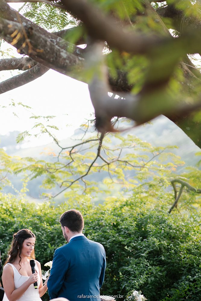 Beatriz e Vitor | Casamento bucólico em tons de verde e branco, por Rafa Ramos