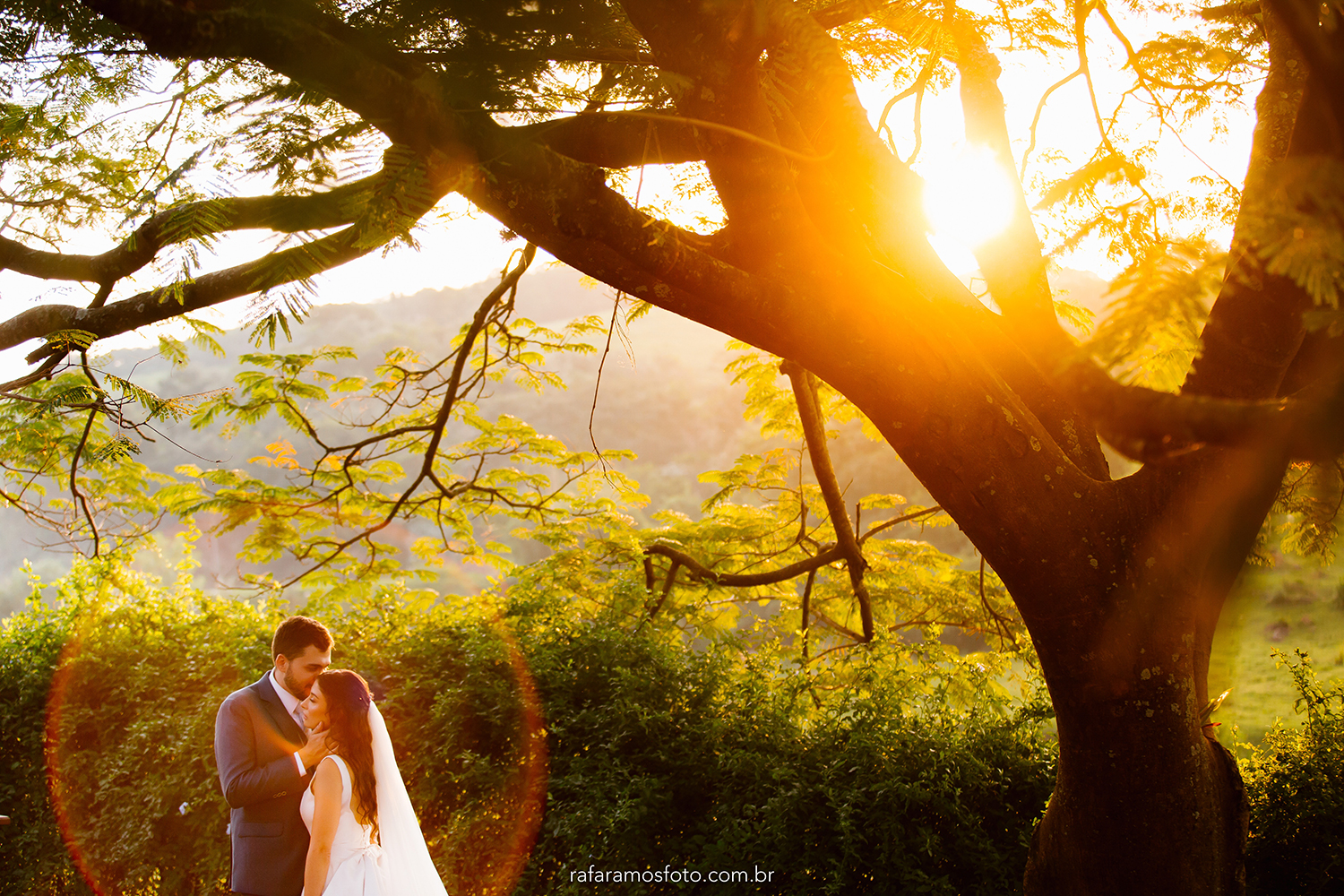 Beatriz e Vitor | Casamento bucólico em tons de verde e branco, por Rafa Ramos