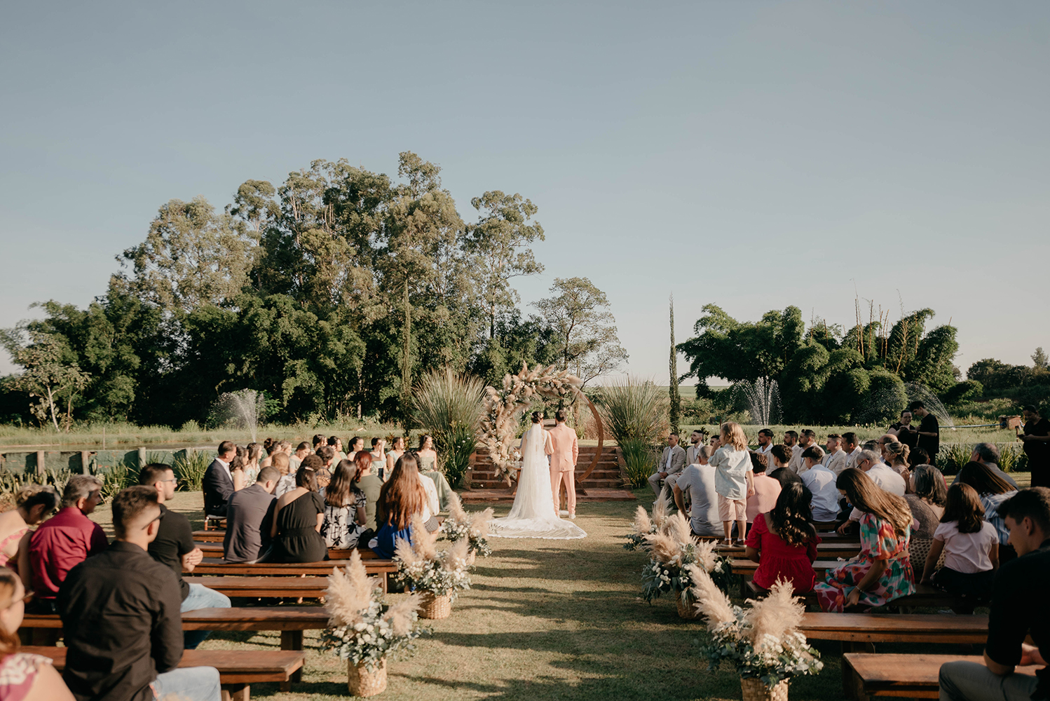 Rafaela e Felipe | Casamento ao ar livre, por Victor Silvério e Diana Taramelli