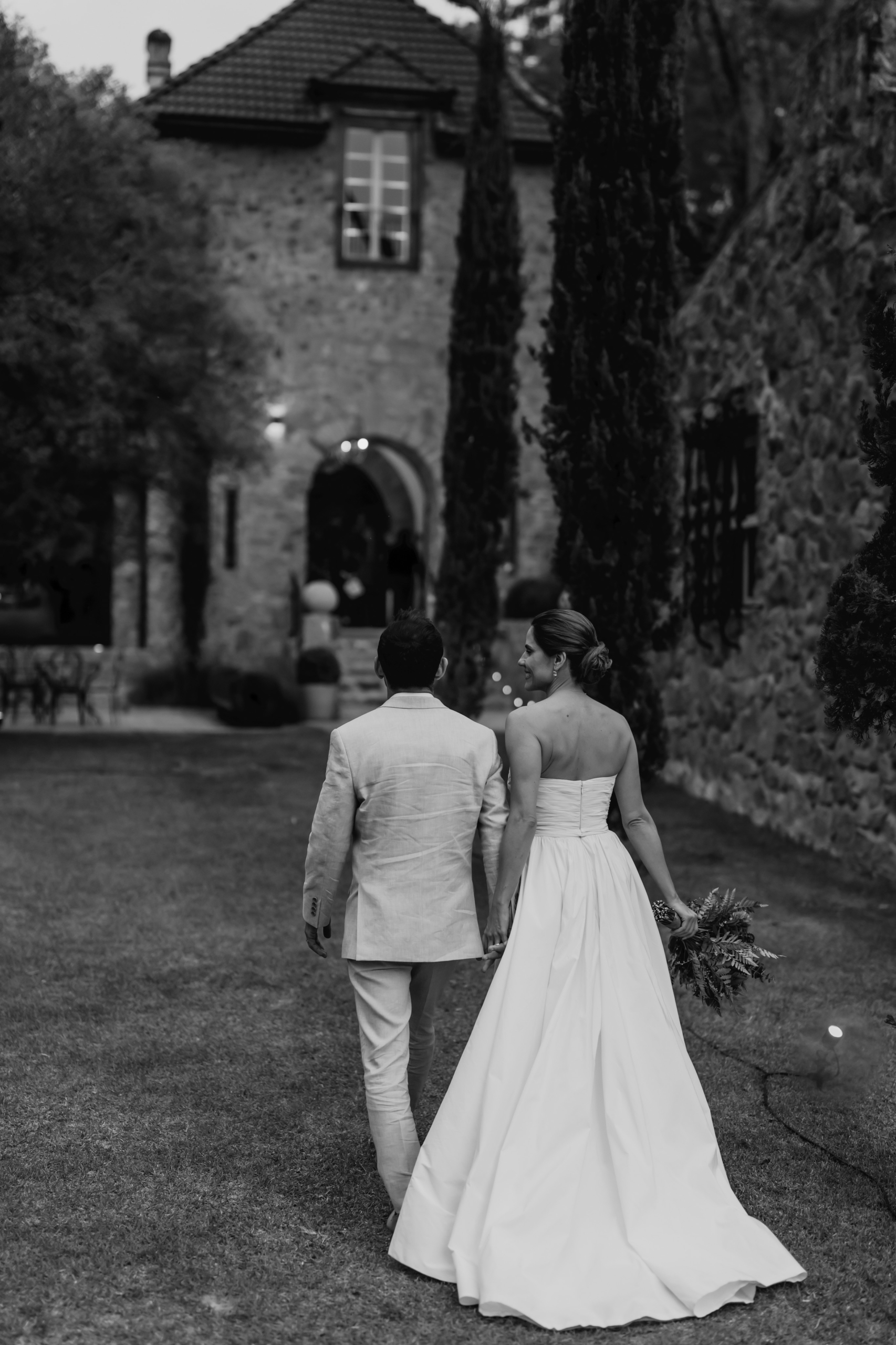 Rafaela Mandelli e Rodrigo Leonardo | Casamento elegante no campo, por Victor Alvarenga - Ville La Rochelle