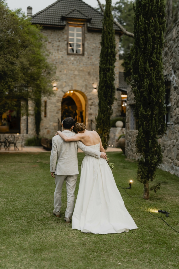 Rafaela Mandelli e Rodrigo Leonardo | Casamento elegante no campo, por Victor Alvarenga - Ville La Rochelle