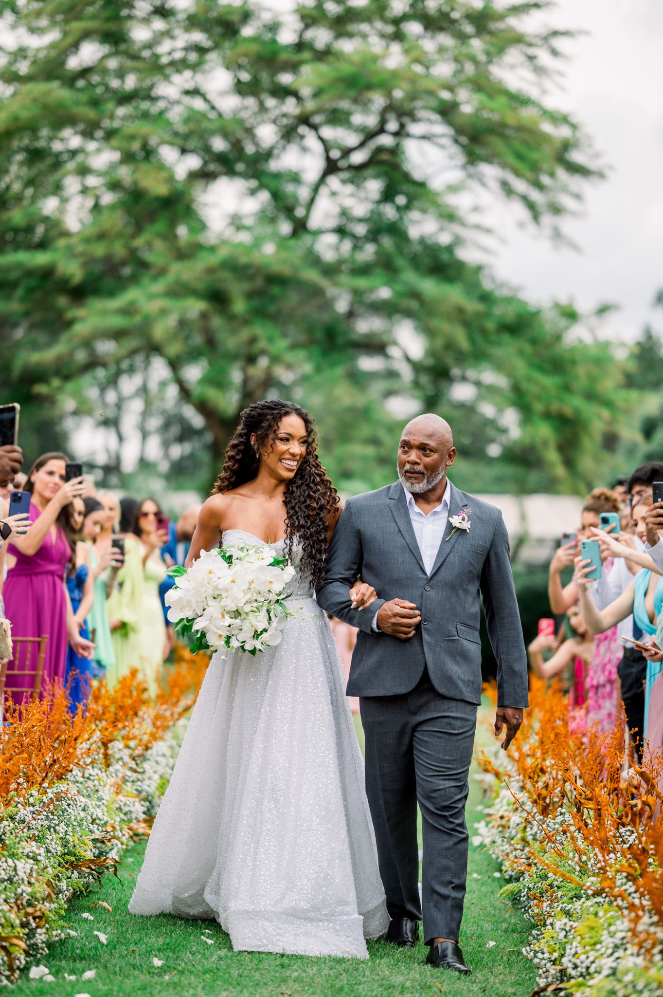 Camila Lobo e Caio Duarte | Casamento vibrante na Fazenda Dona Inês