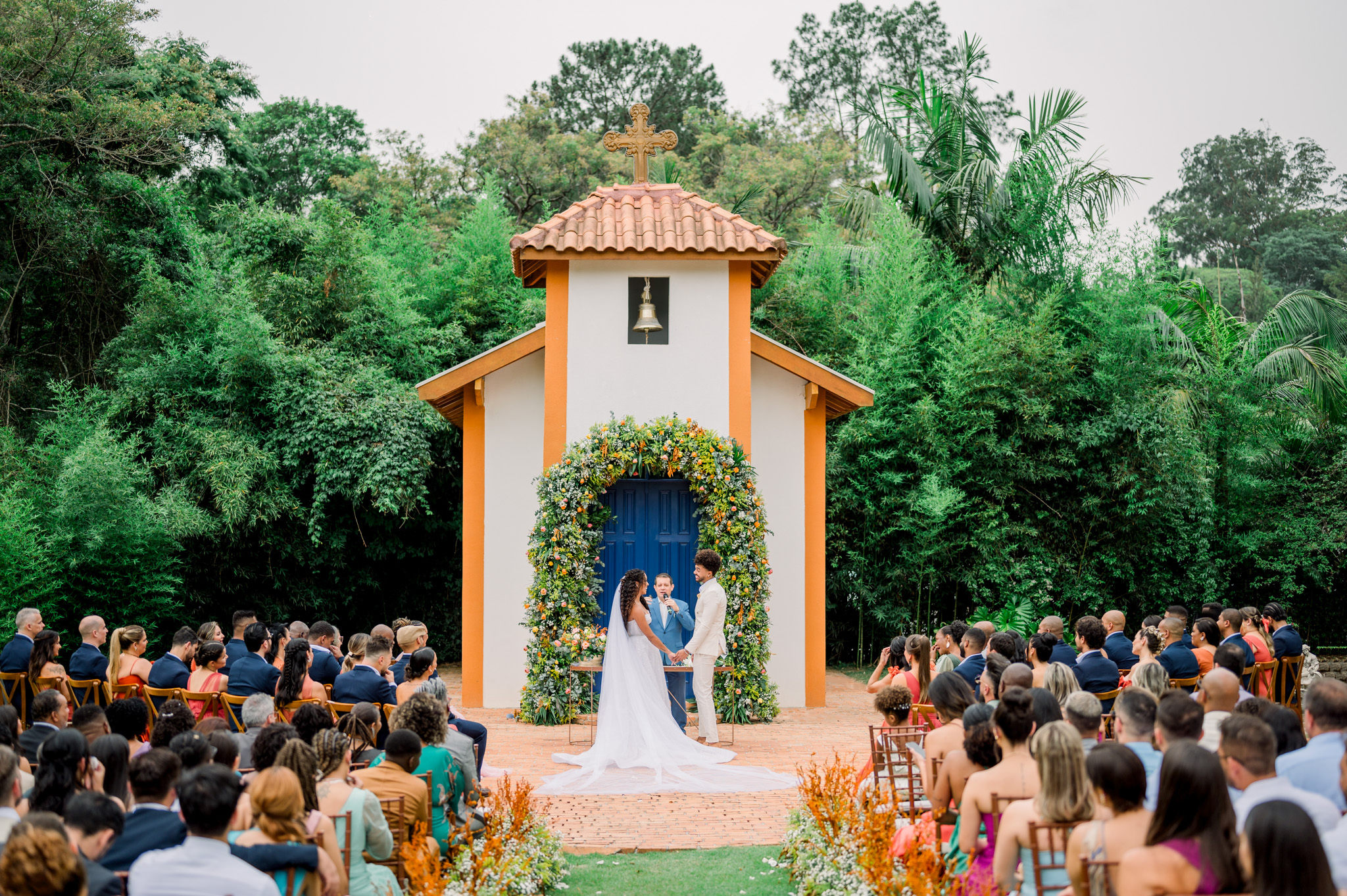 Camila Lobo e Caio Duarte | Casamento vibrante na Fazenda Dona Inês