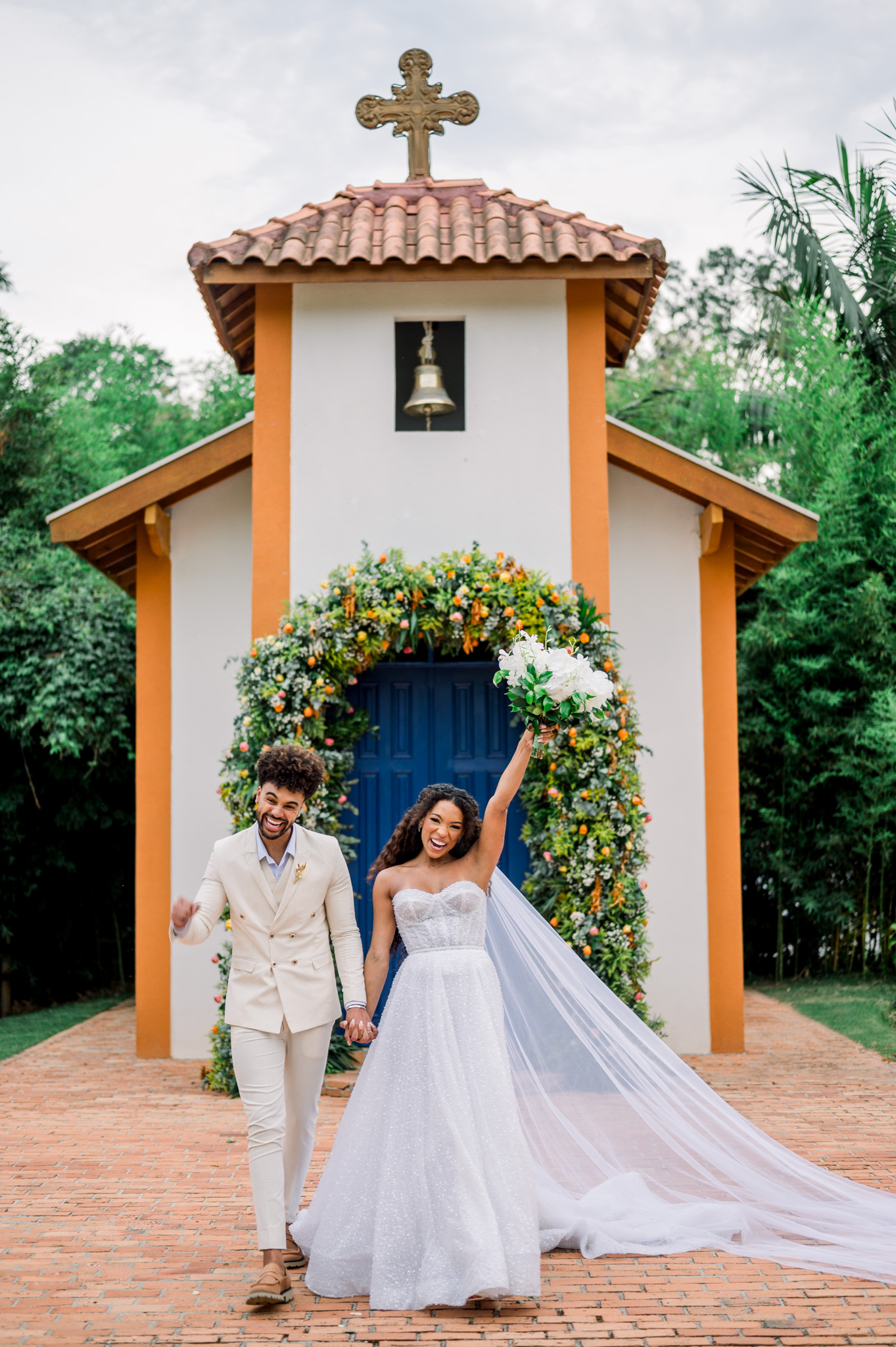 Camila Lobo e Caio Duarte | Casamento vibrante na Fazenda Dona Inês