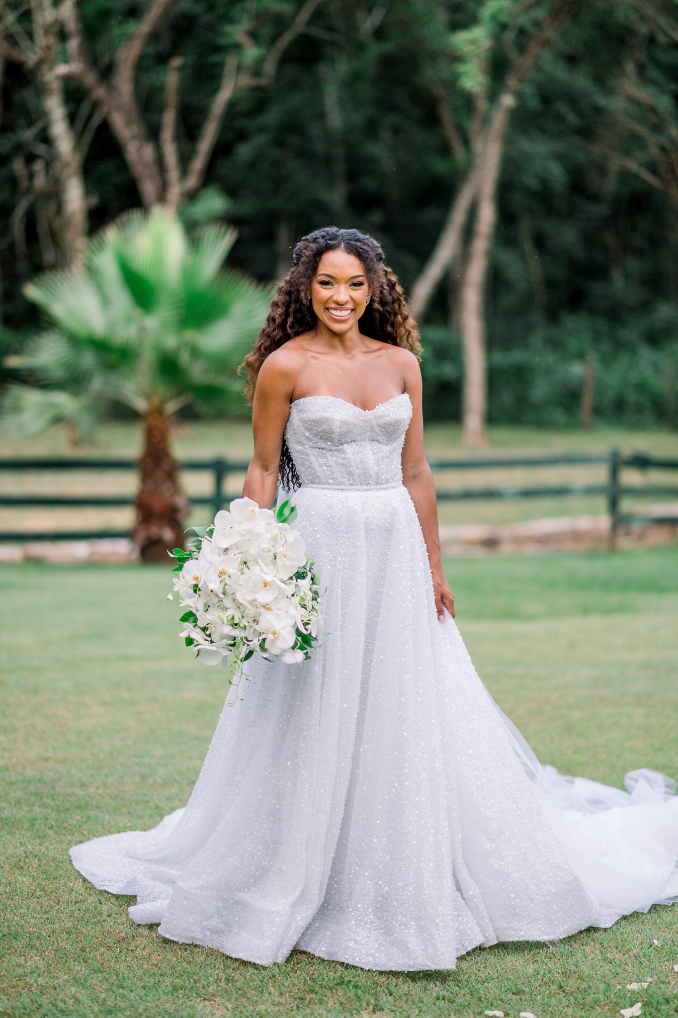 Camila Lobo e Caio Duarte | Casamento vibrante na Fazenda Dona Inês