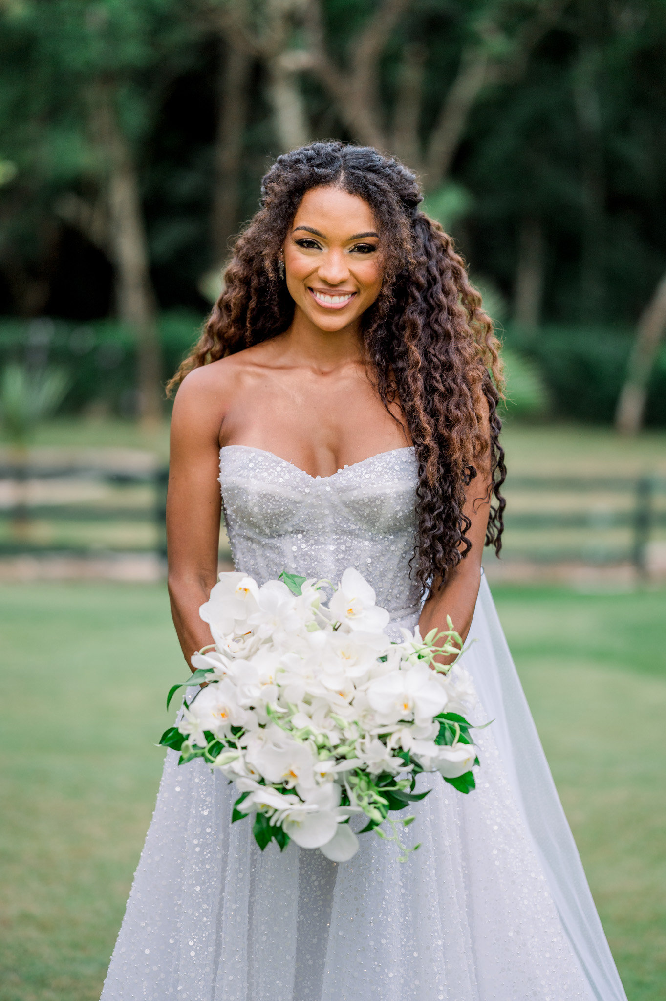 Camila Lobo e Caio Duarte | Casamento vibrante na Fazenda Dona Inês