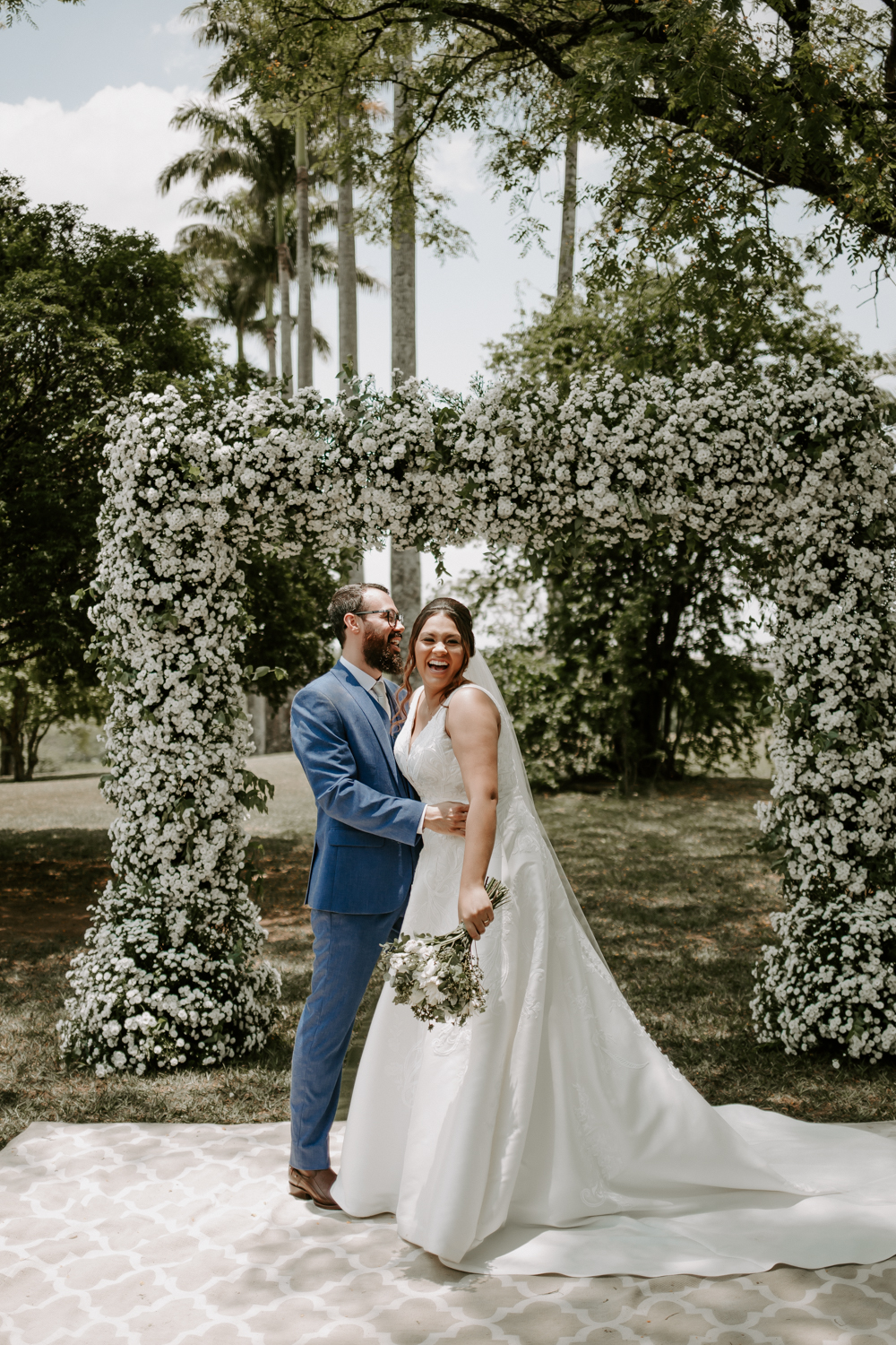 Raphaela & Heitor| Casamento no campo com decoração verde e branco