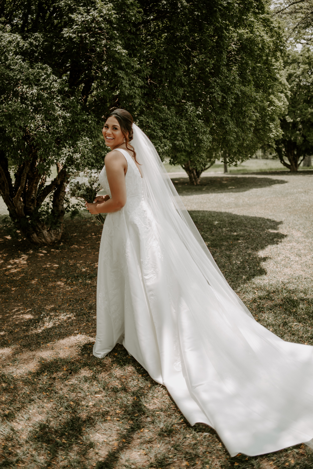 Raphaela & Heitor| Casamento no campo com decoração verde e branco