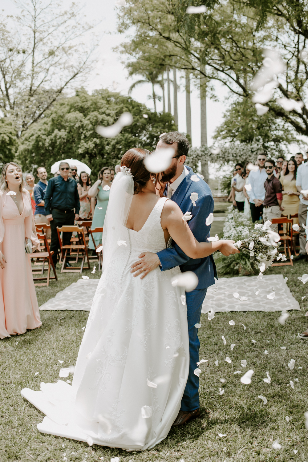 Raphaela & Heitor| Casamento no campo com decoração verde e branco