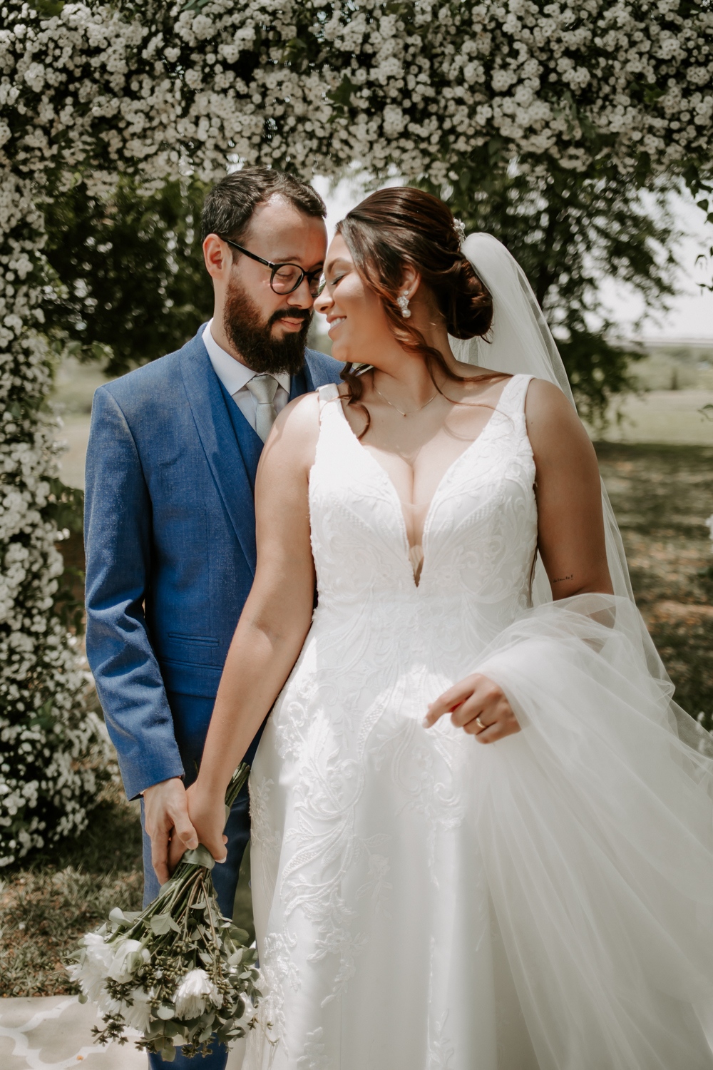 Raphaela & Heitor| Casamento no campo com decoração verde e branco