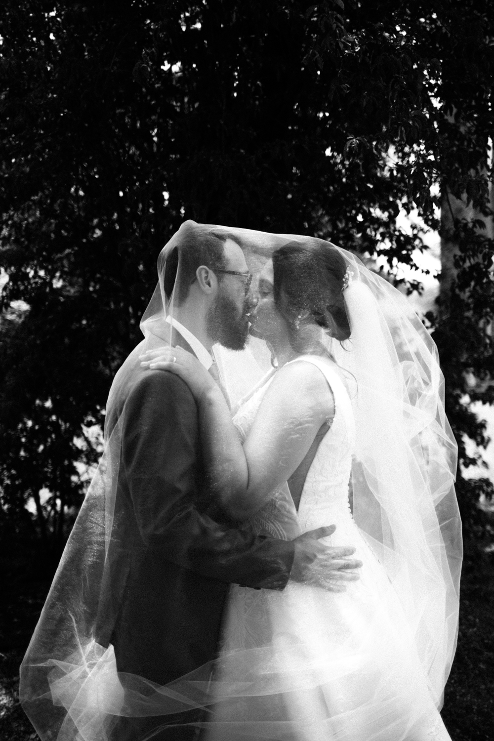 Raphaela & Heitor| Casamento no campo com decoração verde e branco