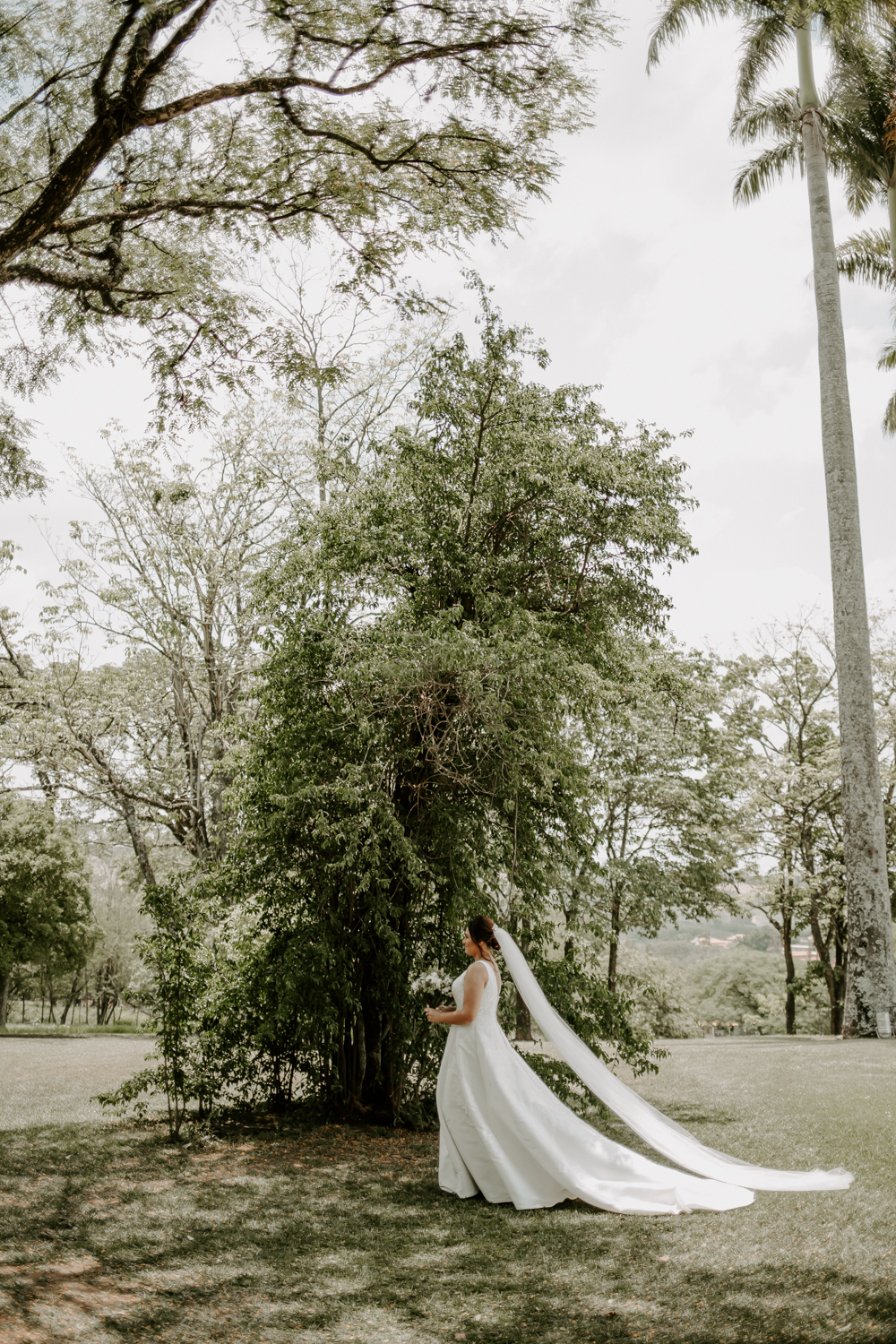 Raphaela & Heitor| Casamento no campo com decoração verde e branco