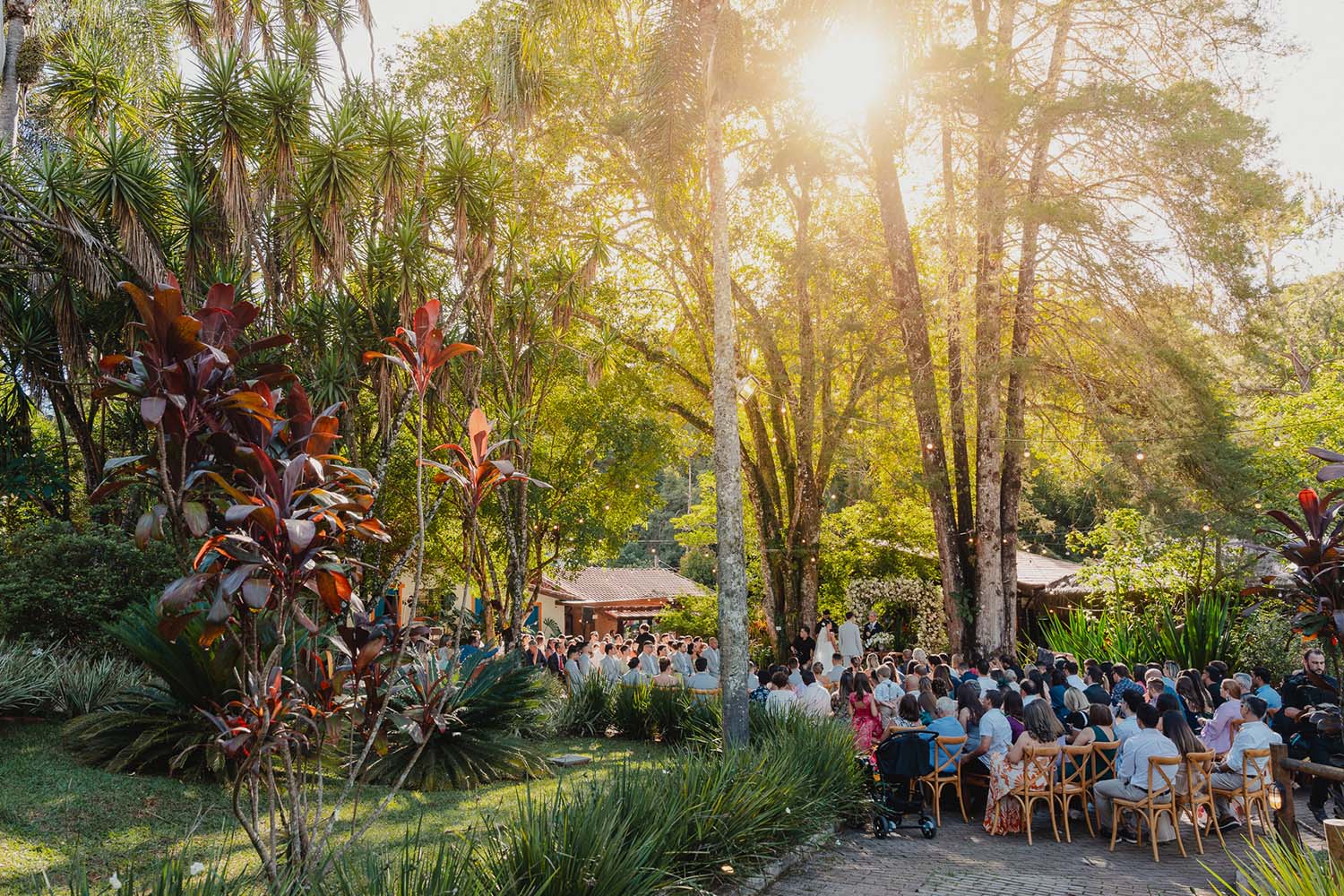 Giulia e André | Casamento leve e cercado de natureza no Rancho Santa Maria